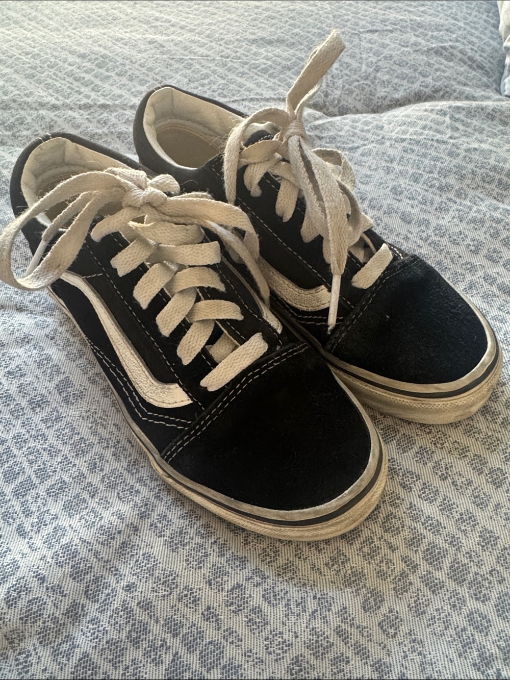 Vans Kids Old Skool Sneakers in Black and White